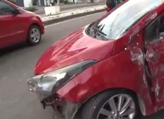 Imagem de Homem fica ferido após perder controle da direção do veículo e invadir loja em Salvador