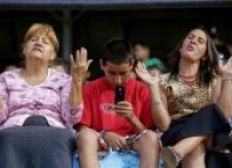 Imagem de Agora é lei: está proibido celulares em templos religiosos de Salvador
