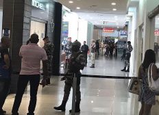 Imagem de Lojas fecham as portas após suspeita de bomba no Shopping da Bahia