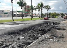 Imagem de Após ônibus ser incendiado, rodoviários deixam de fazer parada no Centro de Convenções, em Salvador