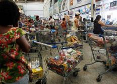 Imagem de Temer assina decreto que permite abertura de supermercados aos domingos e feriados