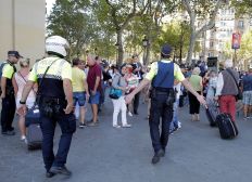 Imagem de Van atropela pedestres no centro de Barcelona