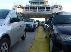 Imagem de Com viagens durante a madrugada, ferry tem movimento moderado e saídas a cada uma hora nesta segunda-feira