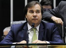 Imagem de Críticas do presidente da Câmara ao governo preocupam Planalto às vésperas da votação de denúncia contra Temer 
