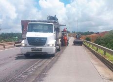 Imagem de Recuperação de asfalto interdita faixa da Via Parafuso, sentido Camaçari
