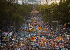 Imagem de Presidente da Catalunha diz rejeitar decisão do governo espanhol de tirá-lo do poder 