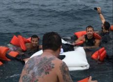 Imagem de Em mensagem de socorro, ocupante de embarcação que naufragou faz apelo: 'Pede ajuda que a lancha está afundando'