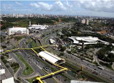 Imagem de Retorno de feriado prolongado deixa trânsito lento na região da rodoviária, em Salvador