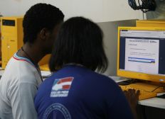 Imagem de Mais de 600 mil alunos da rede estadual devem renovar a matrícula para 2018