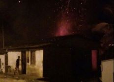 Imagem de Mulher fica ferida após casa pegar fogo no extremo sul da Bahia