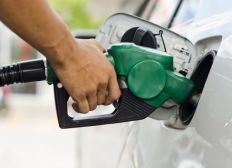 Imagem de Petrobras reduz amanhã preços da gasolina e diesel nas refinarias
