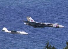 Imagem de Avião militar dos EUA cai no Pacífico com 11 pessoas a bordo