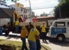 Imagem de Ambulantes são removidos de praça em Itapuã