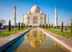 Imagem de Turista cai do Taj Mahal e morre ao tentar fazer selfie