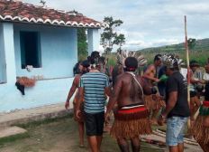 Imagem de Após dois dias, indígenas desocupam fazenda da família de Geddel na Bahia