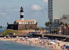 Imagem de Farol da Barra e outras 6 praias devem ser evitadas durante o Carnaval