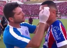 Imagem de Vinícius presta queixa de agressão contra jogadores do Vitória