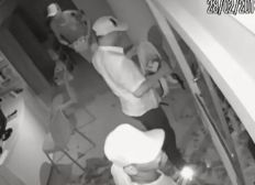 Imagem de Assaltantes invadem loja e roubam cerca de 100 celulares avaliados em R$ 80 mil na BA