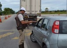 Imagem de  PM realiza mais de 7 mil abordagens e atua 1,9 veículos no São João 