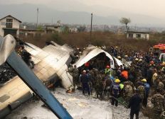 Imagem de Avião com 71 a bordo cai em aeroporto no Nepal
