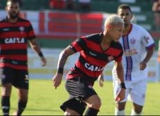Imagem de Vitória sai na frente no Joia, mas Bahia de Feira arranca empate no último minuto