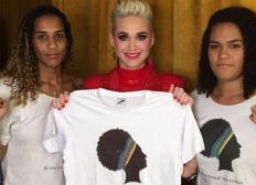 Imagem de Katy Perry homenageia Marielle Franco e recebe irmã e filha da vereadora em show no Rio  