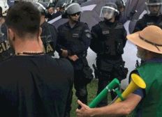 Imagem de Atos pró e anti-Lula têm princípio de conflito em frente ao STF, em Brasília