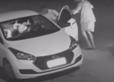 Imagem de Criminosos rendem família e levam carro em ação que durou cerca de 30 segundos