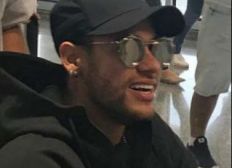 Imagem de Neymar volta a Paris para iniciar fase final de recuperação de sua lesão