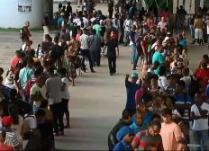 Imagem de Último dia para regularização do título tem eleitor há quase 24 horas nas filas dos postos em Salvador