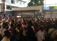 Imagem de Rodoviários fazem assembléia nesta madrugada na porta das garagens e termina greve