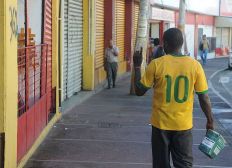 Imagem de Sem ônibus, comércio de Salvador vê queda de até 90% nas vendas