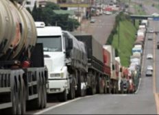 Imagem de Acordo com caminhoneiros enfrenta resistências e pode parar na Justiça
