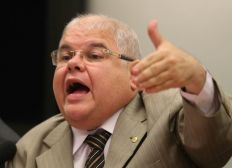 Imagem de Relator lista dono da Cosbat e Funaro para depor no Conselho de Ética contra Lúcio Vieira Lima