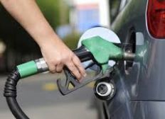 Imagem de Preço médio da gasolina nas refinarias permanece em R$ 1,9351 no dia 15