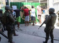Imagem de Operação do Exército na zona oeste do Rio prende 5 pessoas