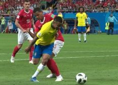 Imagem de Fifa considera arbitragem de Brasil x Suíça correta, mas condena replay no telão