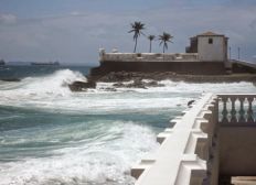 Imagem de Marinha emite alerta de mau tempo com ondas de 4 metros entre Caravelas e Salvador