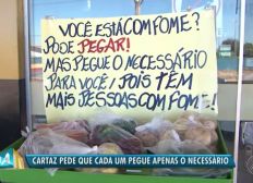Imagem de Para evitar desperdício, empresários criam prateleira solidária em mercado na Bahia: 'Tá com fome? pode pegar'