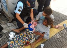 Imagem de Jovem dá à luz em praça em Fortaleza com ajuda de policiais