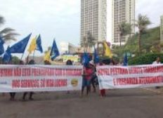 Imagem de Trabalhadores de hotéis se manifestam em frente ao Pestana