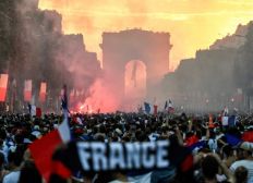 Imagem de Seleção francesa chega nesta manhã a Paris e será homenageada