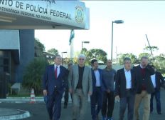 Imagem de Senadores fazem inspeção e visitam ex-presidente Lula na sede da PF, em Curitiba