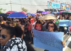 Imagem de Em greve, professores municipais fazem caminhada em Salvador