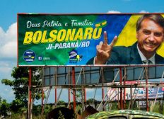 Imagem de Justiça manda retirar outdoor com imagem de Bolsonaro da sede do PSL em Curitiba