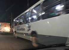 Imagem de Simões Filho: Bandidos fazem arrastão e aterrorizam passageiros de ônibus da Expresso Metropolitano