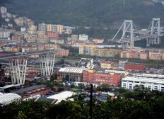Imagem de Ponte cai e deixa mortos em Gênova, na Itália