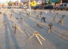 Imagem de Feira: Ato pela paz espalha cruzes em centro da cidade e pede redução de violência
