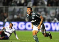 Imagem de Bahia luta, mas perde para o Palmeiras e dá adeus à Copa do Brasil