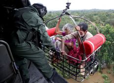 Imagem de Inundações na Índia deixam mais de 320 mortos